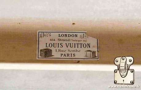 Etiquette Boite et valise Louis Vuitton : London 454, Strand (trafaigar sq) Louis Vuitton 1, Rue du scribe Paris