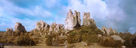 randonnee-grands-causses-corniches-du-rajol-roquesaltes-causse-noir-credit-photo-le-colombier-saint-veran-gite-exception-aveyron-region-occitanie