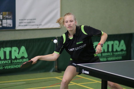 Gewann beim 8:2-Triumph der Schwarzenbeker Verbandsliga-Damen über den ESV Neustadt beide Einzel und das Doppel an der Seite von Luisa Peters: Die stets athletisch auftrumpfende Julia Smolengo aus dem Landesleistungszentrum.