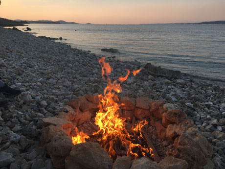 Lagerfeuer direkt am Meer, Dobropoljana, Suite-Zveretter