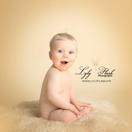 bébé de 9 mois je tiens assis