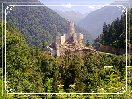 Zilkale ist eine mittelalterliche Burg im dem Fırtına-Tal (wörtlich: "Stürmisches Tal")