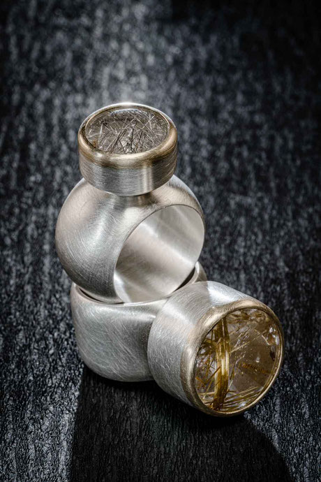 Rutilquarzringe /gold mit 750/- Gelbgold und 925/-Silber und 1 Rutilquarzring/grau mit 750/-Gelbgold und 925/-Silber von Urte Hauck, Hemmingen