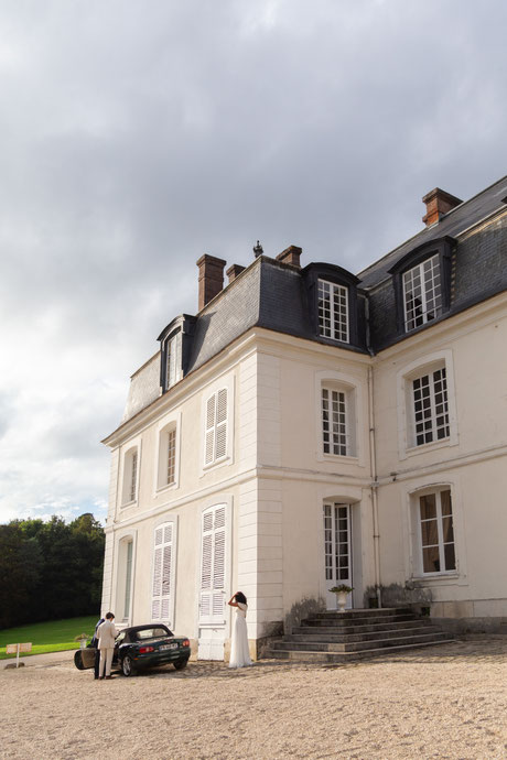 photographe mariage paris photo mariage bohème chic élégant romantique haut de gamme château de mauvières robe mariée bouquet fleurs
