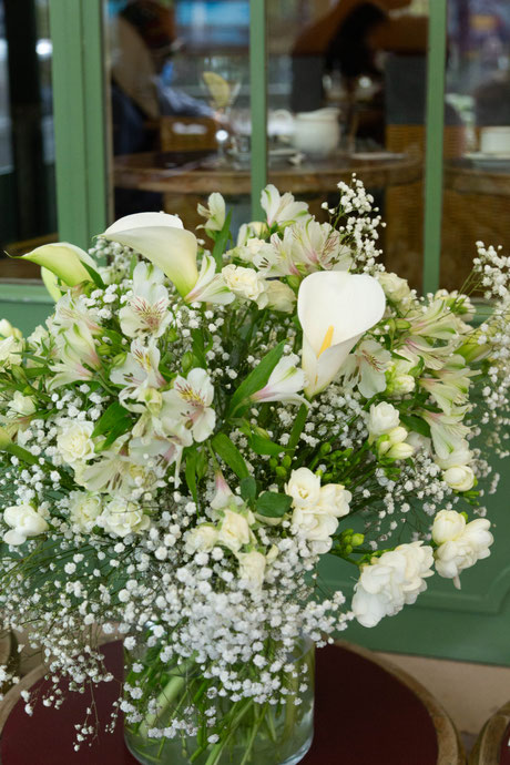 fleurs bouquet mariée robe mariage parisien élégant romantique haut de gamme photographe Paris 5 