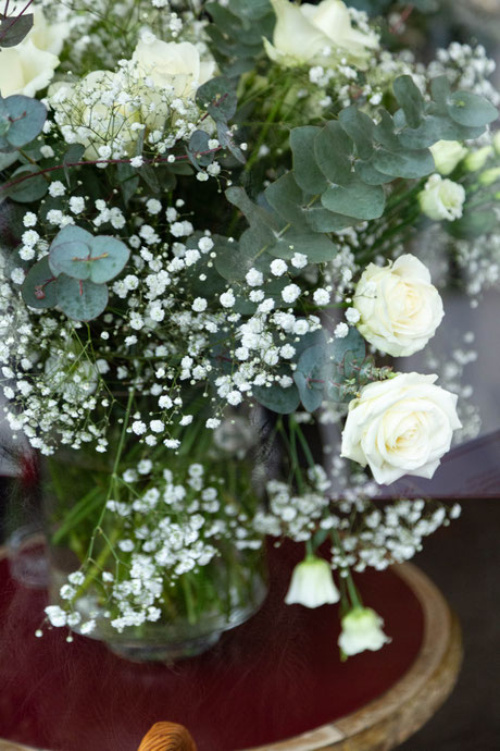 fleurs bouquet mariée robe mariage parisien élégant romantique haut de gamme photographe Paris 5 