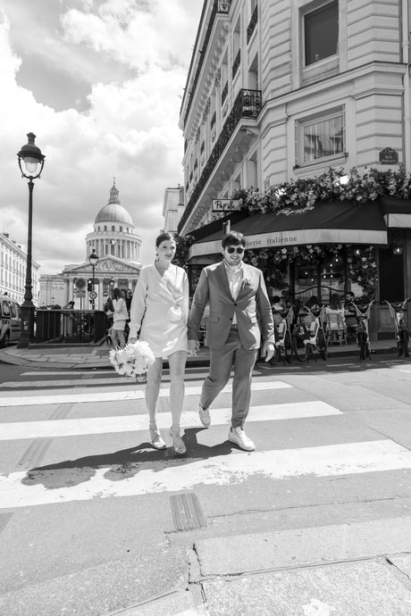 photographe mariage paris mairie Paris 5 mariage parisien chic élégant haut de gamme mariée bouquet fleurs place du panthéon