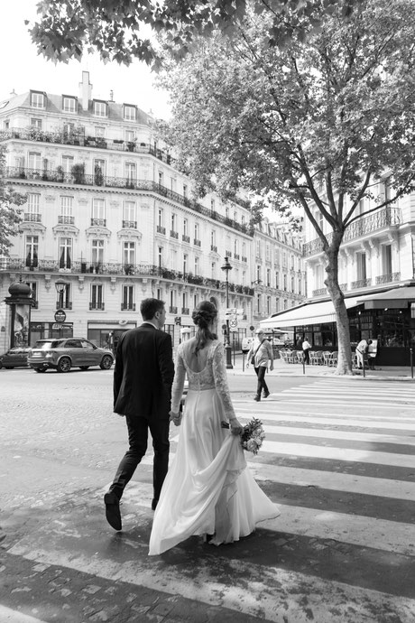 bouquet fleurs mariée mairie Paris 8 mariage parisien romantique élégant chic  photographe 