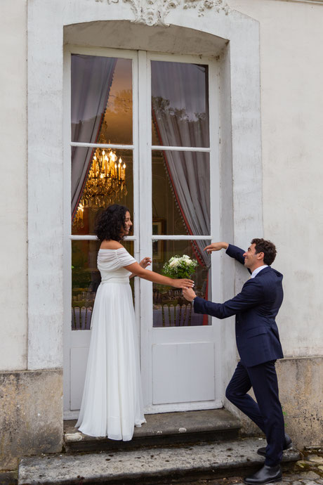 photographe mariage paris photo mariage bohème chic élégant romantique haut de gamme château de mauvières robe mariée bouquet fleurs