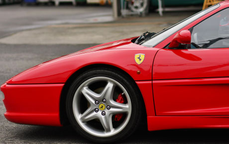 Ｆ３５５はコーティングメンテでロッソコルサが映えます