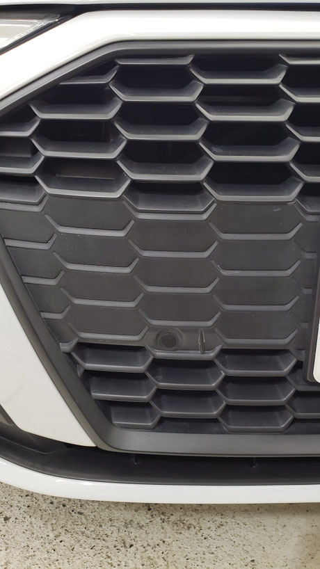 アウディa3 フロントグリルの白ボケ