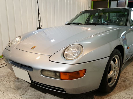 ポルシェ９６８の磨き後 ポーラシルバーの艶が復活