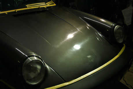 ポルシェ９６４ガンメタ ボンネットの傷・ウォータースポット