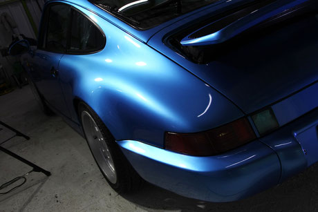 ＲＵＦ・Ｃｒｏの磨き・コーティング後のリアフェンダーの光沢 ずって見ていたくなる９６４のボディライン