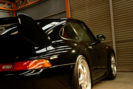 ９９３ＲＳブラックの研磨後 リアフェンダー、リアバンパーの光沢が復活