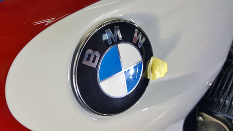 bmw hp2スポーツ エンブレムの傷