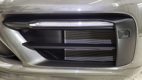９９２のフロントバンパー樹脂部のコーティング