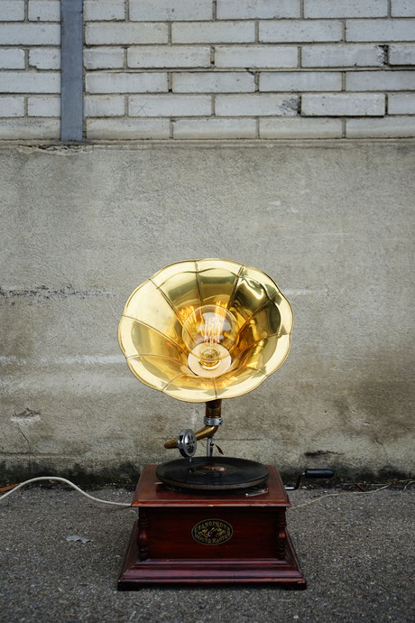 capo jacopo tischlampe lunico zug online shop gold Grammophon vintage holz rotbraun tischlampe lampe inneneinrichtung