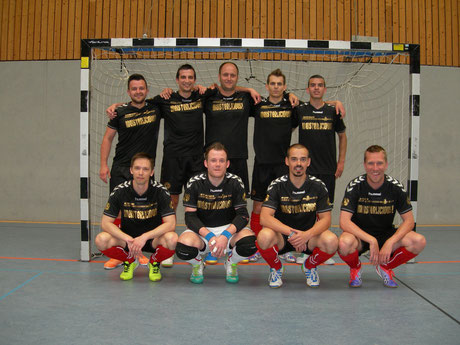Halbfinalteam von Futsalicious Essen I in den exklusiven "Meisterlicious"-Shirts: (hinten v.l.) Reichert, Vazov, Bonnekamp, Riedel, Akkaya; (vorne v.l.) Stadnikov, Wehling, Pisano, Terhorst (Foto: Gött)