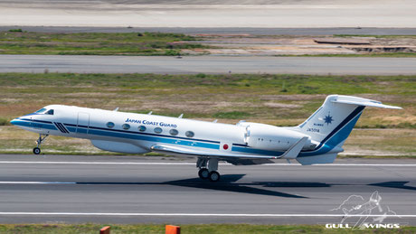 JA501A rotating and is about to begin a new sortie. (Haneda, Tokyo 25-04-2017)