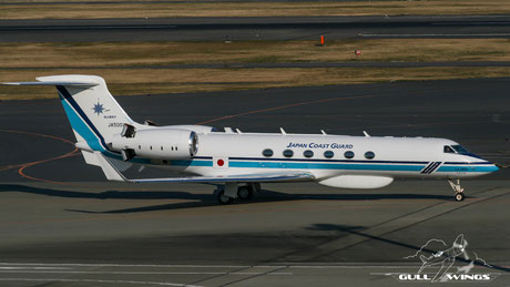 JA500A on the taxi track. (Haneda, Tokyo 24-12-2009)