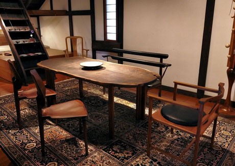 藤井慎介　木工展　テーブル、チェア、アームチェア、ベンチ