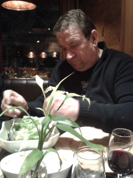 Bernard en pleine action avec sa salade