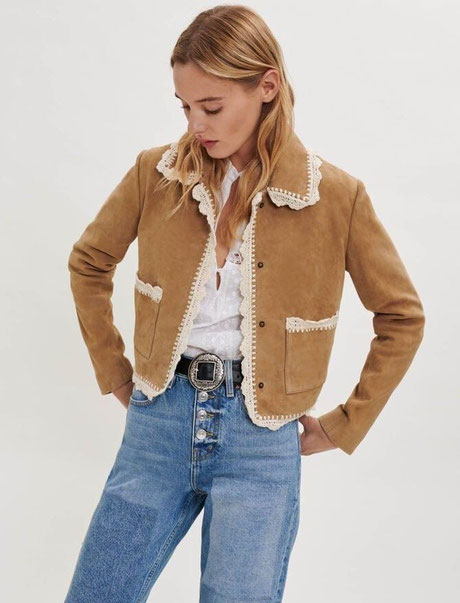 Romantische Jacke aus Veloursleder-Imitat, von Hand umhäkelt, Gr. S, M, L - € 79.00.