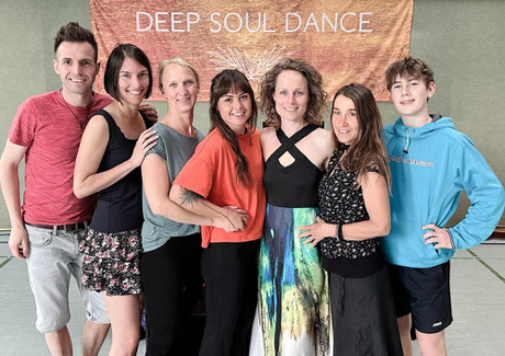 Die DEEP SOUL DANCE Stammcrew rund um Matthias, Melanie, Bonnie, Magdalena, Carolin, Kirstin und Noah freut sich auf Dich!