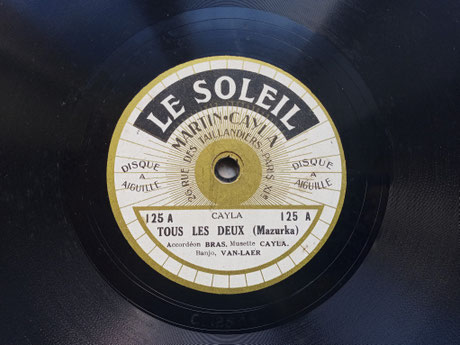 Étiquette du disque 78 tours "Le Soleil" n°125, face A : "Tous les deux", mazurka interprétée par Bras, Cayla et Van-Laer (coll. R. Jeannin) 