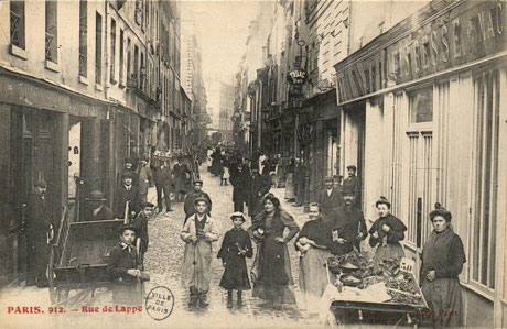 La rue de Lappe, 11° arrondissement di Parigi, 1900 circa (coll. Bibliothèques de Paris)