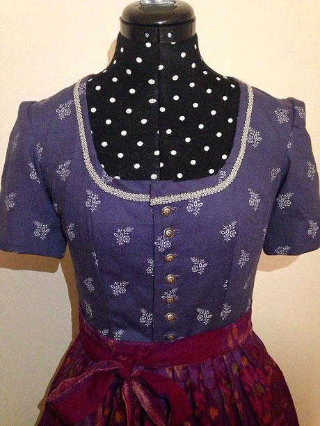 Dirndl, Dirndlgwand, Waschdirndl, lila, flieder, Tracht, Wiesn, Oktoberfest, handmade, Dirndllove, maßgeschneidert, samsalabim