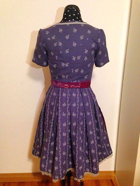 Dirndl, Dirndlgwand, Waschdirndl, lila, flieder, Tracht, Wiesn, Oktoberfest, handmade, Dirndllove, maßgeschneidert, samsalabim