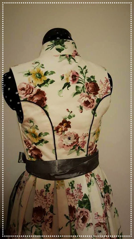 Rosendirndl Blumendirndl Paspel