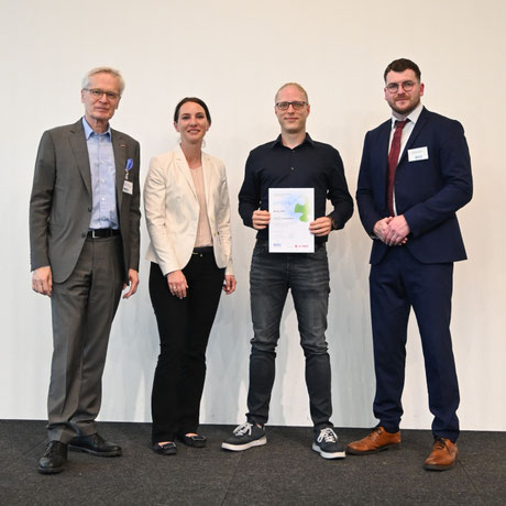 Abschluss der Ausbilderakademie – Gruppenbild mit Vorstand