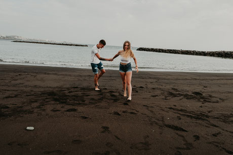 Sesión de pareja en la playa, en el sur de Tenerife, Costa Adeje