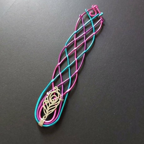 Signet, marque-page plume paon fuchsia violet turquoise fait main l' Arche de Jessica