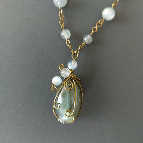 Collier labradorite aux trois perles cuivre bronze fait main l' Arche de Jessica
