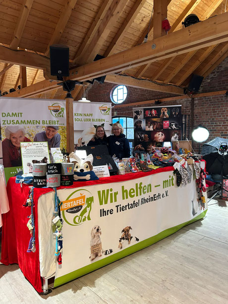 2025_11_30 Hundeweihnachtsmarkt Knechtsteden_Foto: Scheeren-Bechhold