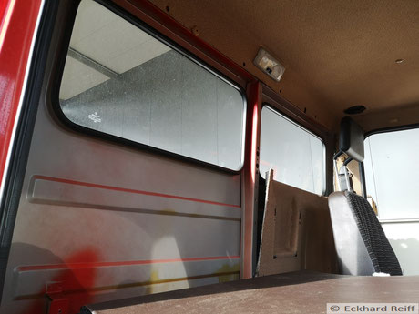 Preparation for cutting and removing the insulation
