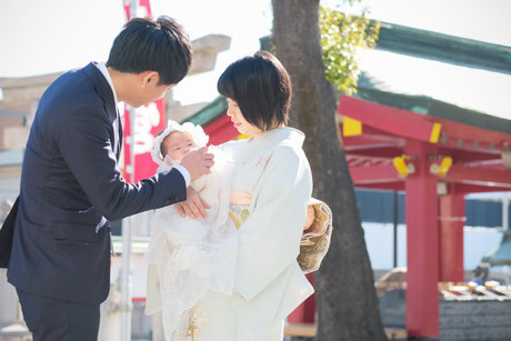 岐阜・各務原でお宮参り出張撮影。神社でお参り後に家族写真撮影