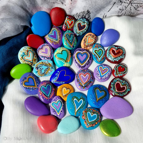 Painted rocks Steine bemalt bunt muster filigran