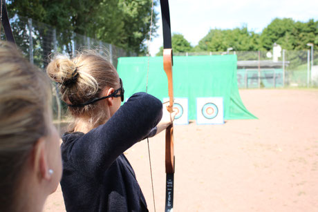 Bogenschießen Blind als kommunikatives Teambuilding mit bo events