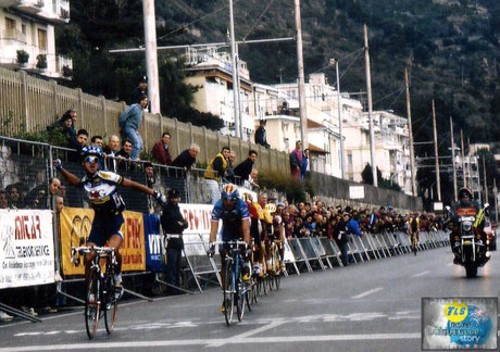 Foto courtesy: Foto Fasano archivio TLS, la volata vincente di M.Bartoli.