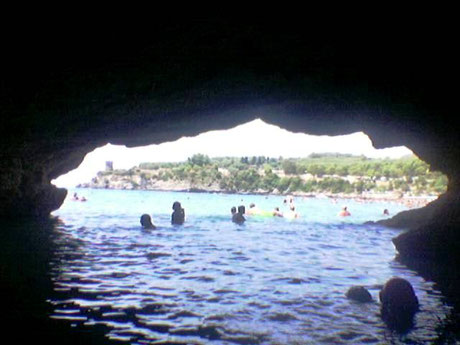 Promontorio Calanca visto dalla grotta Tre Pini