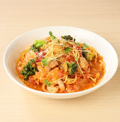エビとブロッコリーのトマトクリームパスタ
