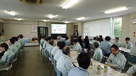 企業の従業員に「スマート和食」のセミナーを開催。しっかり食べて太りにくい「くらし方」「食べ方」をレクチャー。