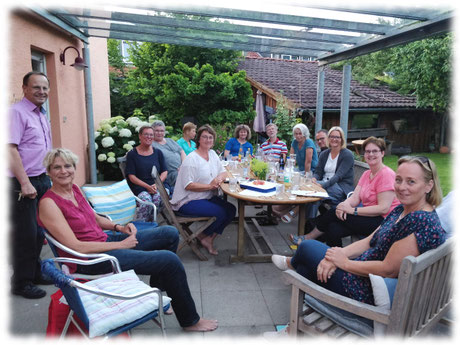 Treffen bei Bernhard - es wurde gelacht - es wurde Rückschau auf die 4.te SAG - Staffel gehalten und die Zukunft mit Visionen geschmückt!
