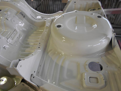 AE86 レビン スペアタイヤハウス塗装