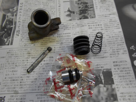 ハチロク レビン クラッチレリースシリンダー